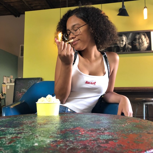 Welcome to my poshmark!! Besitos -shamia <3 - Picture 8 of 8